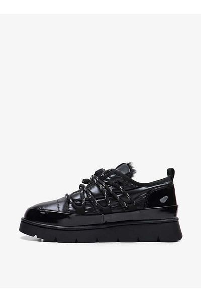 GAP Women's Logo Detail Sneakers with Lace-Up Closure - Richmond Winter Low W