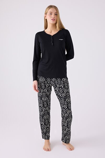 Pierre Cardin Women's Black Three-Button Long Sleeve Pajamas Set (There Are Oversized)