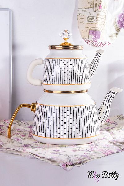 Miss Betty Vintage Drop Pattern Enamel Teapot