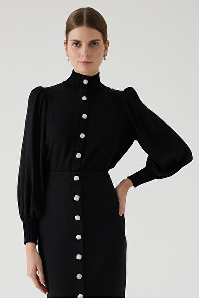 Exquise Cămașă cu mânecă lungă, cu decolteu în picioare, cu detaliu de tricotaje negre