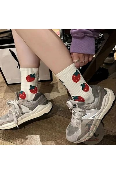 trampler 5 Pairs Women's Ecru Color Strawberry Pattern Socks Women's College Socks