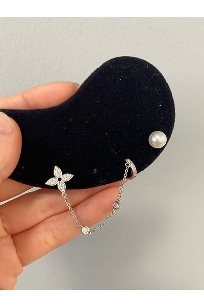 Modex Clover Figured Dangle Cartilage Earrings