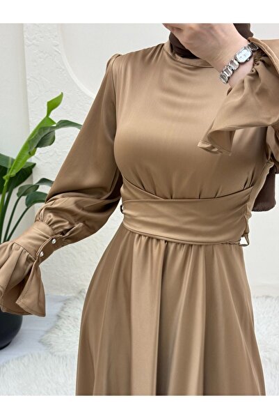 Modamorfo Saténové večerní šaty s překříženým pasem -Mink