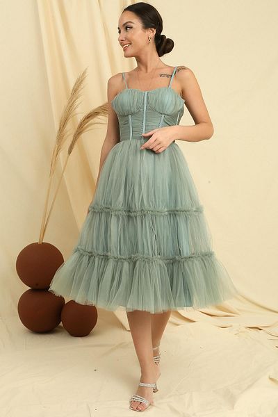 By Saygı Trägerloses, gefüttertes Jupon-Tüll-Kurzkleid mit Seilträgern und Bügeln, mehrlagigem Tüll