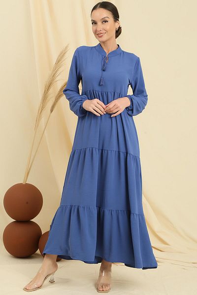 By Saygı Langes Hijab-Kleid mit Kragen und Schnürung