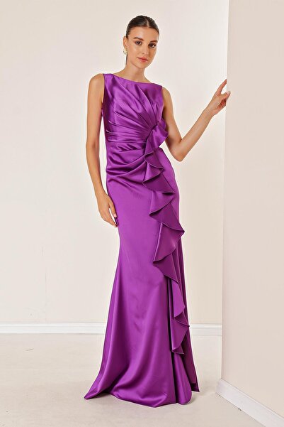 By Saygı Rochie lungă din satin, drapată în față, căptușită cu volan