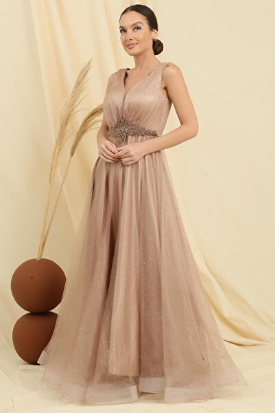 By Saygı Dlouhé princeznovské šaty s výstřihem do V a lemovaným drahokamem