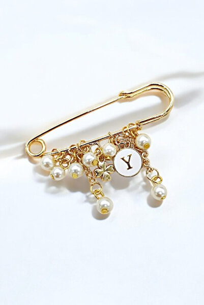 PETEK AKSESUAR Incili Harf Sallantılı Yonca Detaylı Iskoç Iğnelik Broş