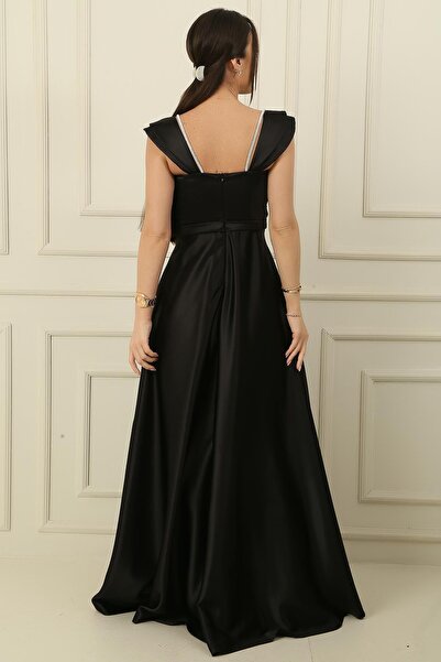 By Saygı Rochie lungă din satin cu bretele cu guler pătrat