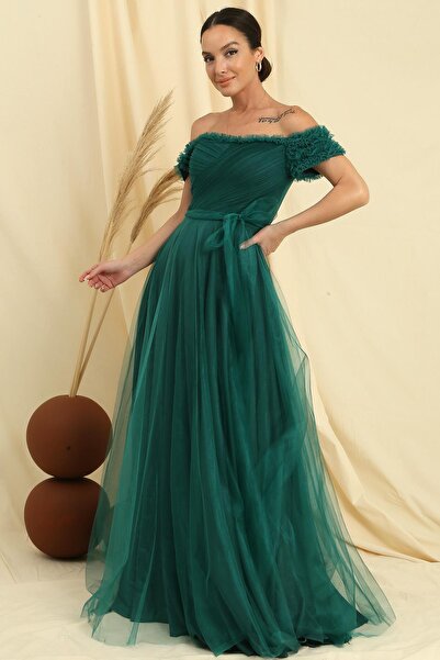 By Saygı Fodros galléros és ujjú, övvel bélelt hosszú tüll ruha