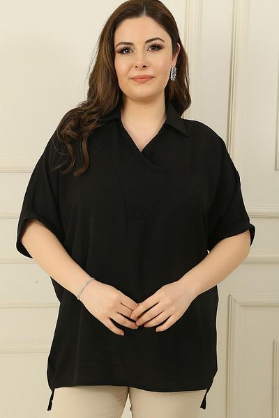 By Saygı Zweireihige Ayrobin Bluse mit Rollkragen und kurzen Ärmeln in Übergröße
