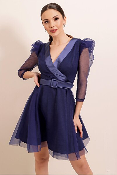 By Saygı Šaty s balonovým rukávem s dvojitým nákrčníkem a páskem