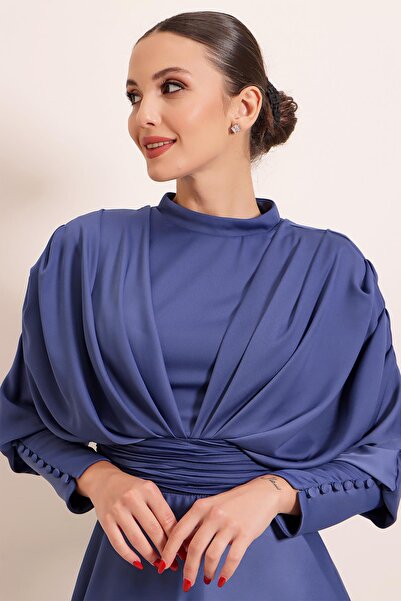 By Saygı Dlouhé saténové šaty s podšívkou vpředu a vzadu na knoflíku