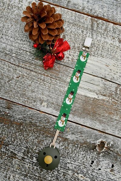 e&f Store Green Cotton Pacifier Strap - Snowman Patterned, Certified - New Year's Special Baby Chain