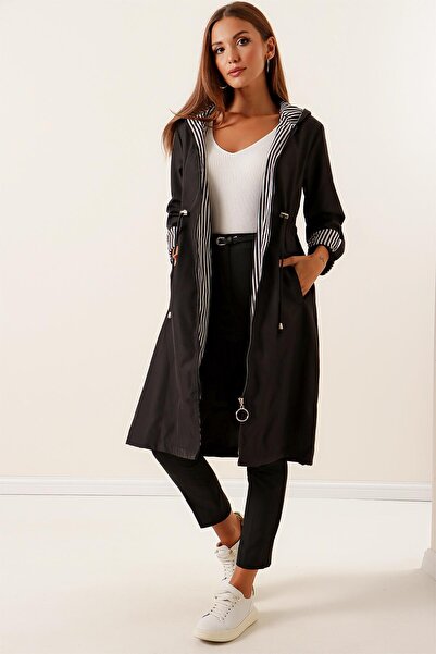 By Saygı Καμπαρντίνα με φόδρα με κουκούλα με ριγέ διπλωμένα μανίκια και μαζεμ...