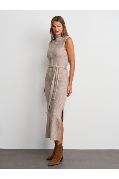 Dilvin 90237 Vizon M - Рокля с висока яка и колан