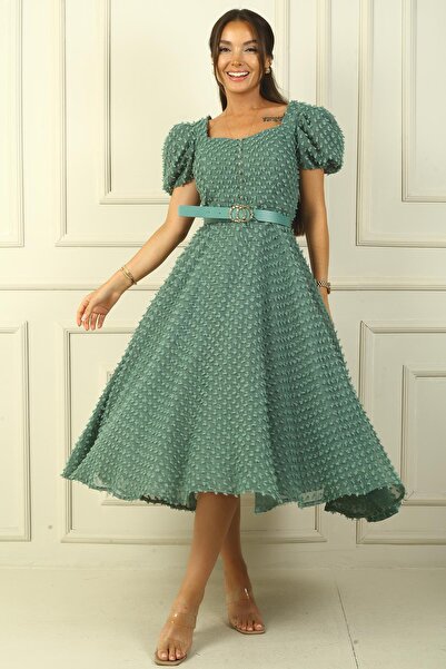 By Saygı Подплатена миди рокля от плат с копчета и колан - балонен ръкав