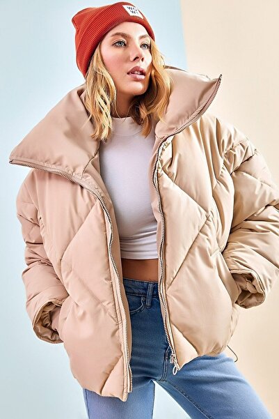 Vivika Kadın Dik Geniş Yakalı Kabarık Dolgulu Cepli Oversize Şişme Mont