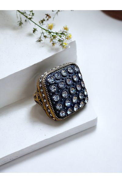 FAYRA ACCESSORIES Diamond Mounted Zircon Stone Square Ring