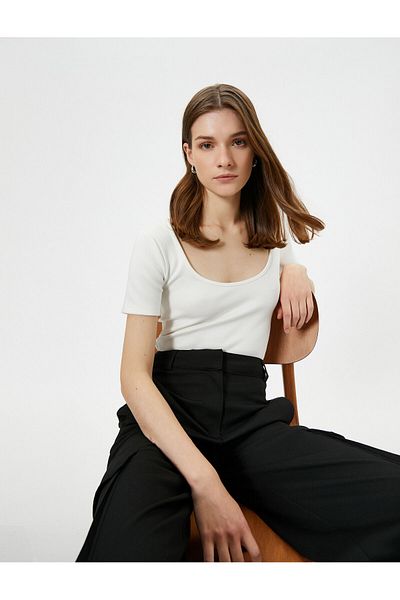 Koton Μίγμα βισκόζης με κοντό μανίκι U-Neck - Basic Body