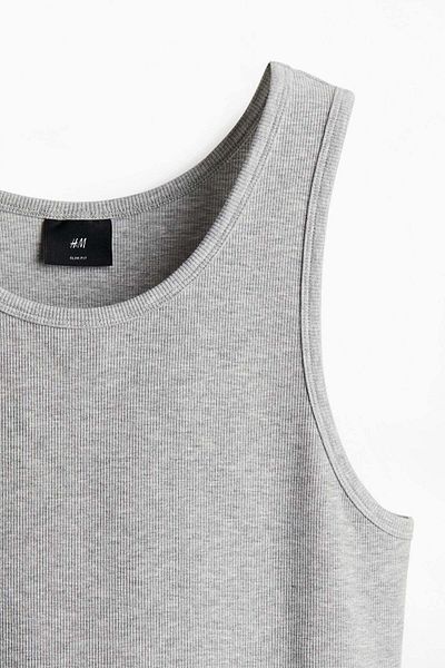 H&M قميص صدرية مضلعة بقصّة Slim Fit