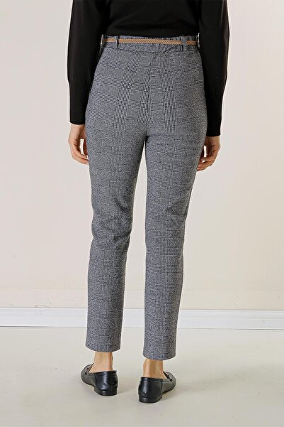 By Saygı Kockás vékony lábú nadrág elasztikus derékövvel és oldalzsebekkel