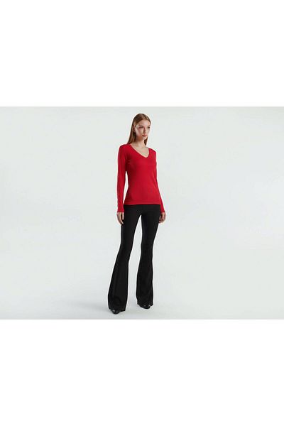 United Colors of Benetton Tricou roșu de bază cu decolteu în V cu mânecă lungă