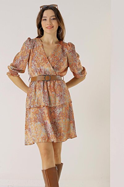 By Saygı Kruvaze Yaka Astarlı Beli Kemerli Dal Desenli Katlı Saten Elbise