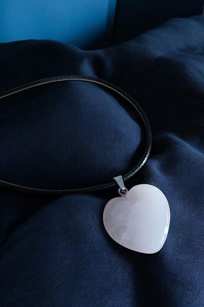 MGA DOĞAL TAŞ Pink Quartz Heart Necklace - Lover Custom Necklace, Natural Stone Necklace Leather Drawstring Necklace Large Size Necklace