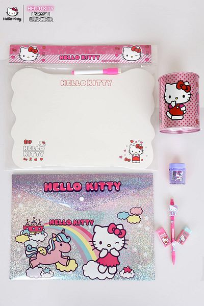 Hello Kitty مجموعة قرطاسية مرخصة مكونة من 7 قطع - حصالة، لوح كتابة، ملف كبس، ممحاة، مبراة أقلام