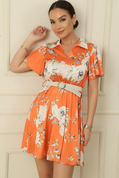 By Saygı Rochie mare din satin floral cu captuseala cu decolteu polo
