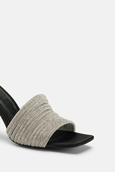 carweza Γυναικείες παντόφλες με τακούνι Lia Silver Stone