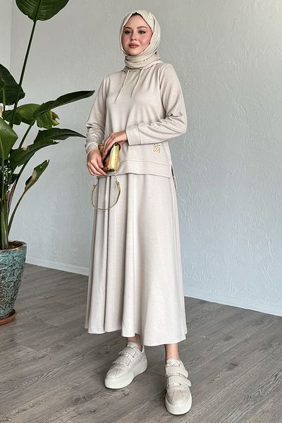 InStyle Béžový dvojitý oblek s podrobným znakem