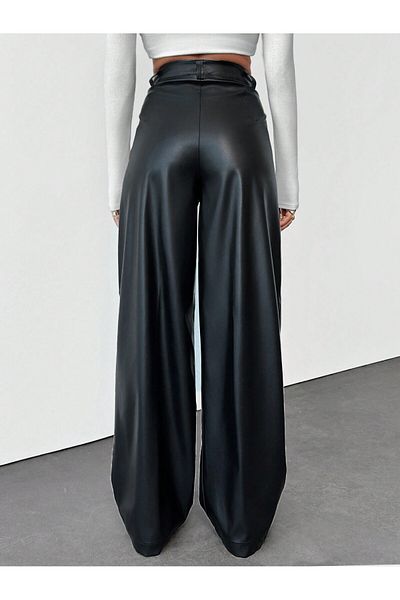 SERBA PANTALONI CU PICIOARE LATE CU FERMOARE PLEATI FATA PIELE PU