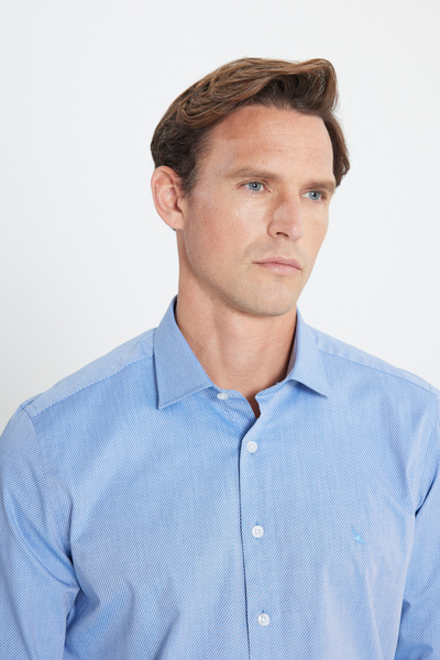 ALTINYILDIZ CLASSICS Erkek Mavi %100 Pamuk Slim Fit Dar Kesim Klasik Yaka Diagonal Desenli Gömlek