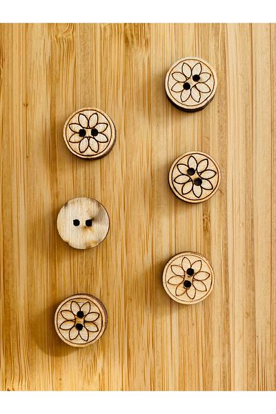 Kartopu Natural Wood Button with Burning Drawing Pattern 15 Mm. Pack of 6. Daisy.