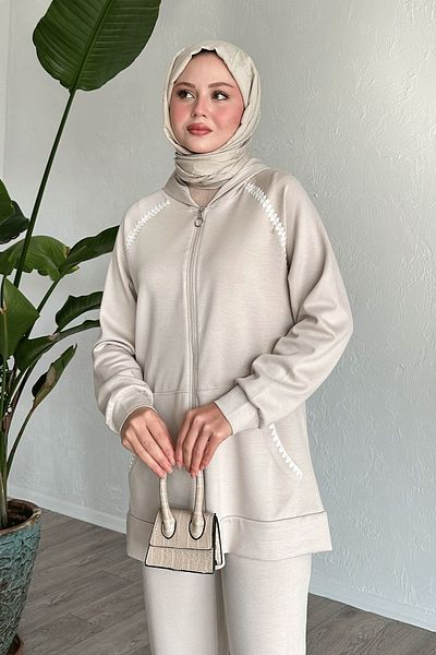 InStyle طقم مكون من قطعتين باللون البيج مع خياطة الراعي بسحاب