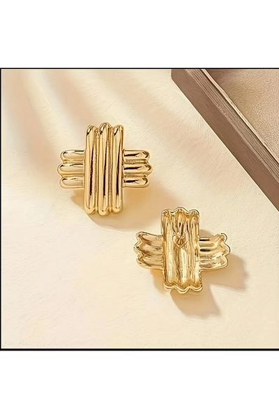 MEECY Gold Earrings
