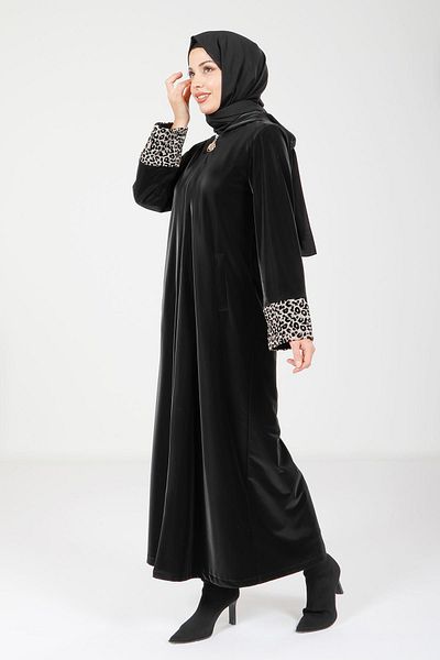 Beyza Μαύρο Hijab Ferace με λεοπάρ λεπτομέρεια στους μανίκια και κουκούλα 9050