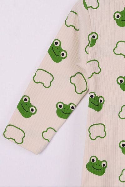 Beniizle Frog Patterned Jumpsuit with Booties and Snaps