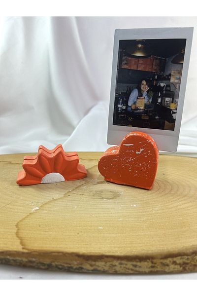 Melouro 2-Piece Photo and Card Set with Orange Daisy and Heart - Note Holder and Wedding Name Holder