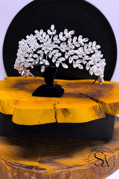 SimgeAksesuar Crystal Stone Fashionable and Elegant Bridal Tiara