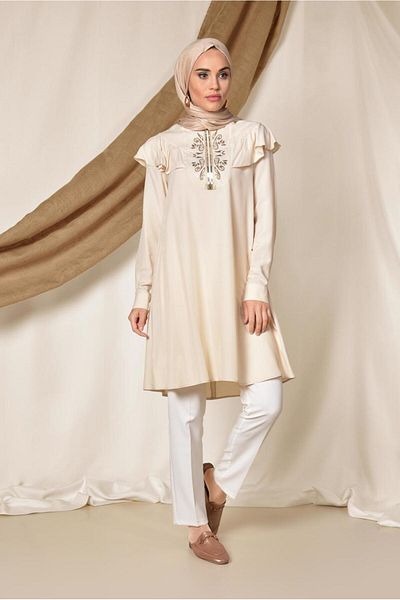 TRENDTESETTÜR Γυναικείο μπεζ (A.BEIGE) Τούνικ με βολάν με λαιμόκοψη και λεπτομέρεια κεντήματος 4120