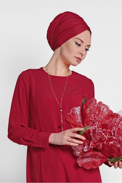 TRENDTESETTÜR سترة نسائية باللون العنابي غير متماثلة مع قلادة T 4862