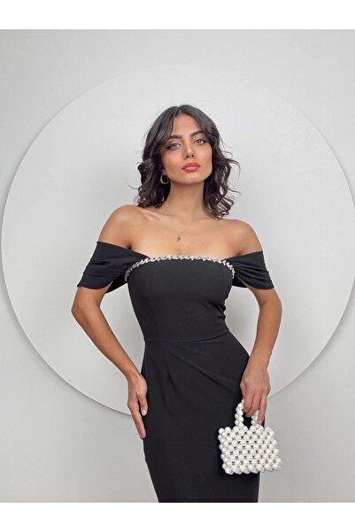 Glysso Özel Tasarım Taş Detaylı Madonna Yaka Siyah Davet Elbisesi
