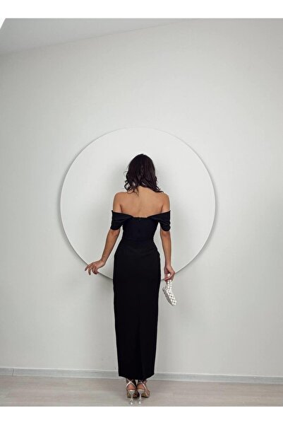 Glysso Özel Tasarım Taş Detaylı Madonna Yaka Siyah Davet Elbisesi