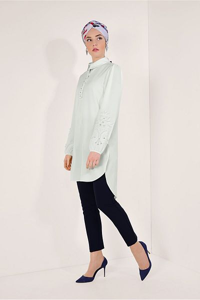 TRENDTESETTÜR Women's Ecru Stone Embroidered Tunic 9548
