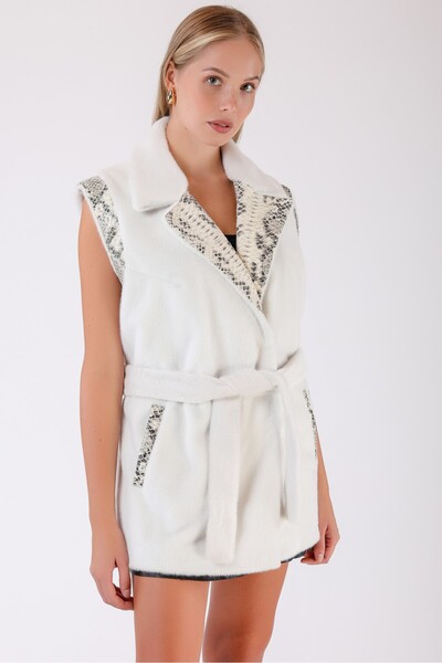 Leather Club Beyaz Deri Garnili Yün Yelek