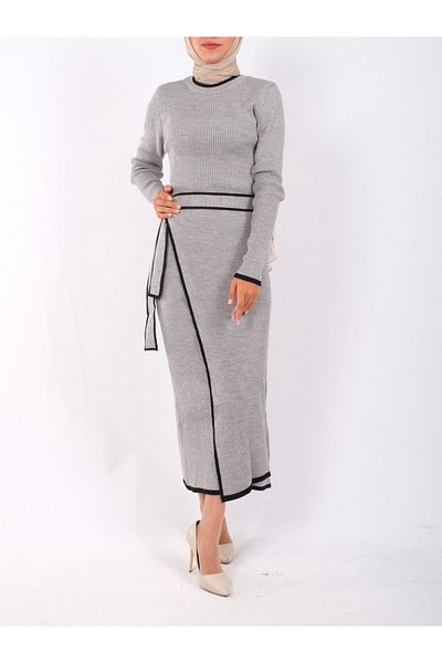 Modamorfo Alerli Strickkleid mit seitlich gebundenen Röcken