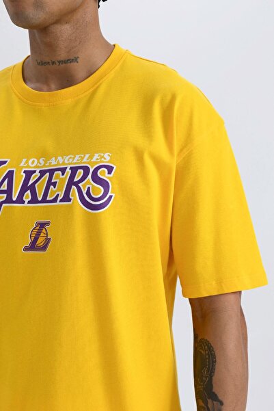 DeFacto DeFactoFit NBA Los Angeles Lakers Boxy Fit Bisiklet Yaka Tişört T7061AZ24SM